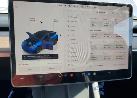 2025 Tesla Model Y z USA, uszkodzony, nr VIN 7SAYGAEEXSF256579